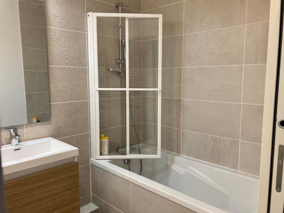 Quai Sud - Gare, 100 M2, Parking, Wifi, Superette, Lave Linge Leilighet Angers Eksteriør bilde